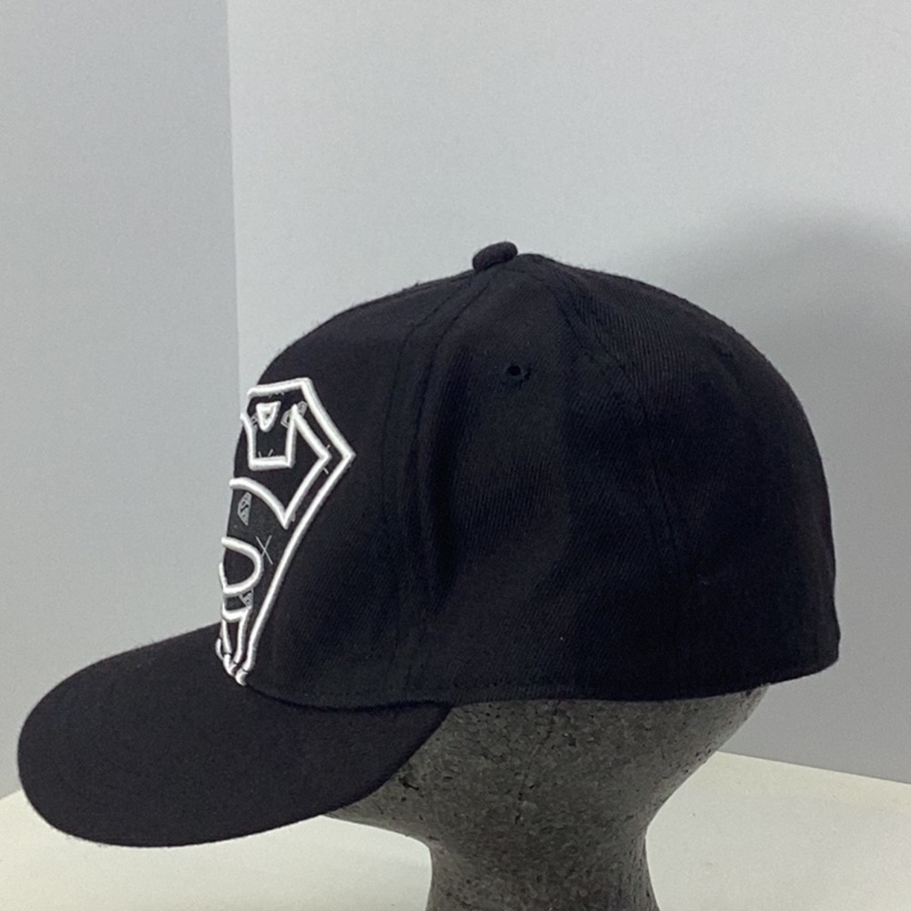 DC Comics Black & White Superman Baseball Cap - Picture 3 of 7